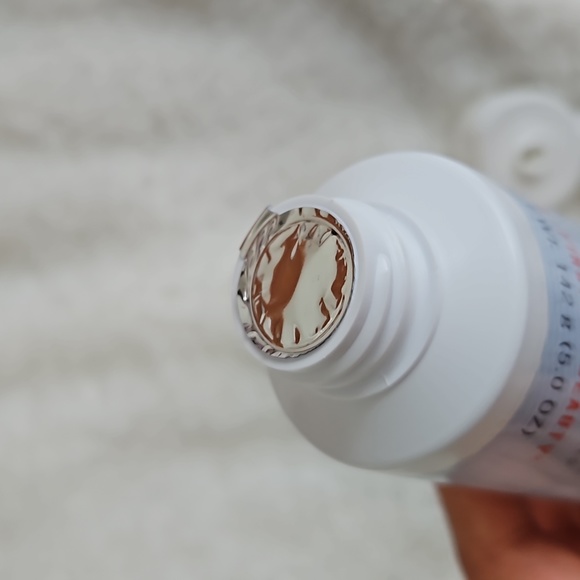 NEW First Aid Beauty Pure Skin Face Cleanser - Picture 3 of 3